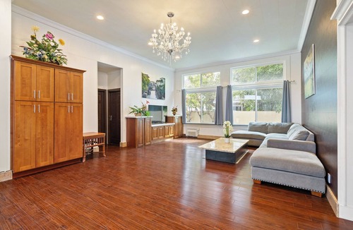 Waimanalo Beach House | Great Price! 2000sf 3 bedroom 3 bath Gated New House Steps from Waimanalo Beach