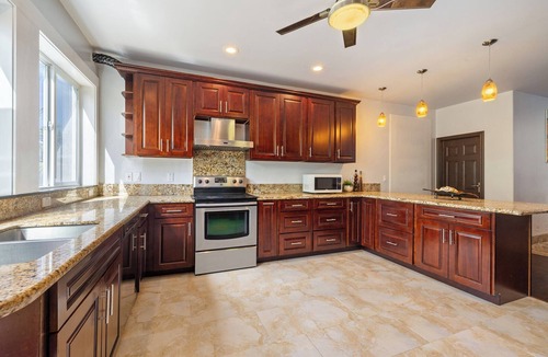 Waimanalo Beach House | Great Price! 3800sf 7 rooms 4 baths Huge Gated House Steps from Waimanalo Beach