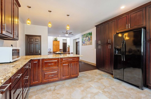 Waimanalo Beach House | Great Price! 3800sf 7 rooms 4 baths Huge Gated House Steps from Waimanalo Beach