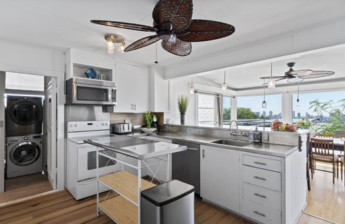 St Louis Heights House | Hale Aloha:Spacious 4BR OceanView Home w/Hot Tub