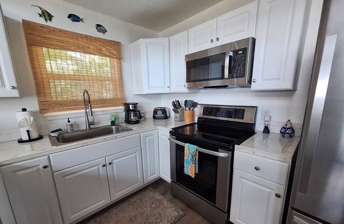 Keaau House | Hale Kailani - Perfect Oceanfront Cottage for Relaxing Stays - Sunrise Views