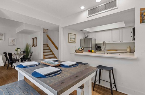 Harbour Town Villa | Harbour Town Villa, South Beach Pool Pass, Walk to Marina & Golf Links, Warm Coastal Furnishings