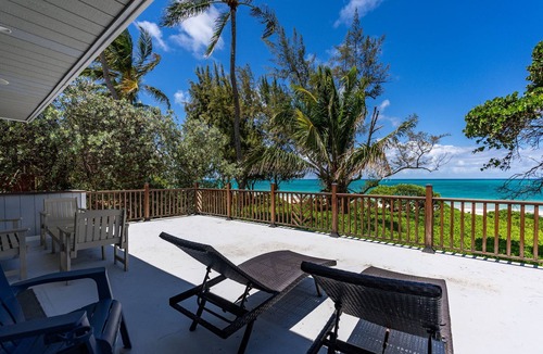 Waimanalo Beach House | Hawaiian Beachfront Living! Gorgeous Whole Home on Oahu’s East Coast Sleeps 10
