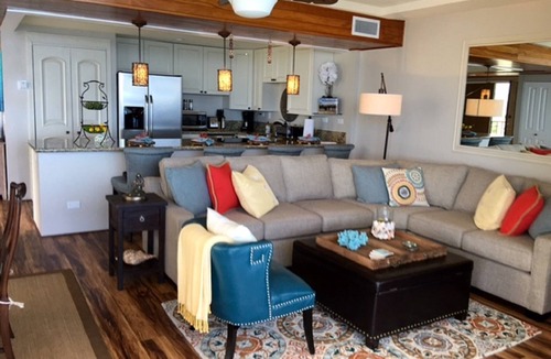 Makaha Condo | Hawaiian Princess - Extraordinary End Unit with spectacular ocean view