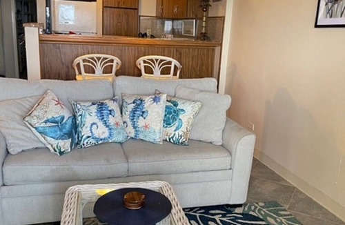 Makaha Condo | Hawaiian Prinicess one bedroom 1990/NUC-2240
