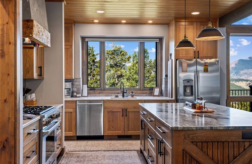 Windcliff Estates House | Hearthstone Luxury Vacation Rental at Windcliff