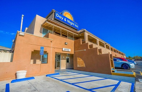 Hesperia Apartment | Hesperia CA| King bed|Smoking