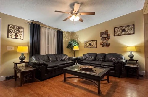 Loudonville House | Hilltop Heavenly Homestead. Fabulous 4-bedroom house by Loudonville and Mohican