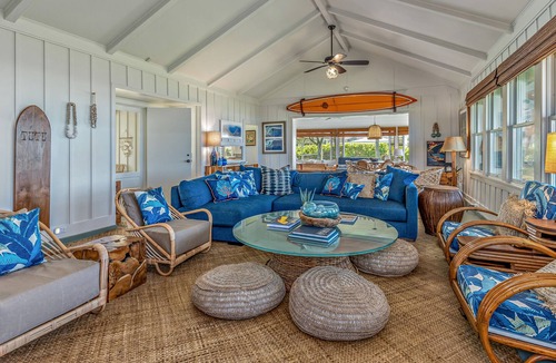 Mokuleia House | Historic Hawaii Beachfront Estate w/ Modern Design