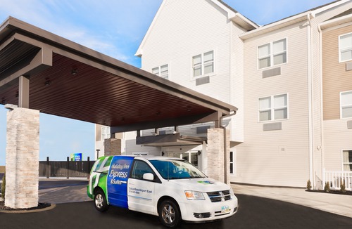 Summit Station Hotel | Holiday Inn Express & Suites - Columbus Airport East, an Ihg Hotel