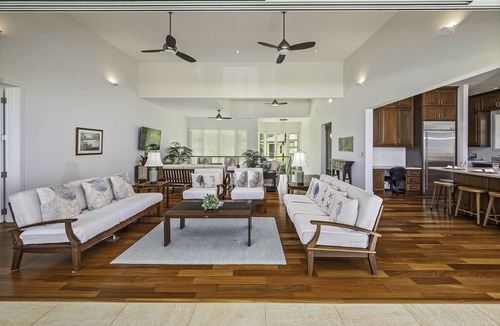 Mokuleia House | Hula House - Beachfront North Shore - NEW SPECIAL FALL RATES.
