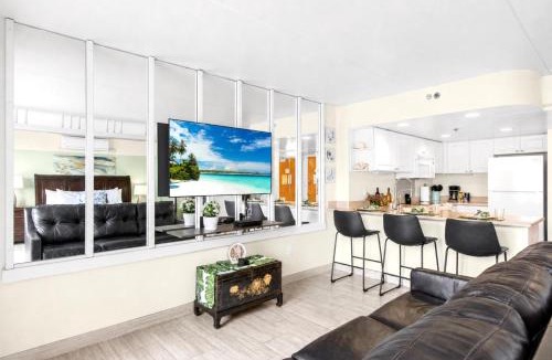 Waikiki Apartment | Ilikai 2 Ocean view Studios Sleeps 10 Steps to Harbor Complimentary Car with 6 Nights ML-4142