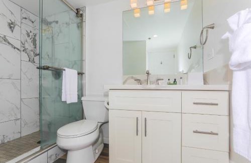 Waikiki House | Ilikai Tower 1033