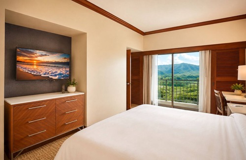 Ko Olina Resort | Incredible Beachfront KoOlina Resort + Luxury Resort Amenities Included