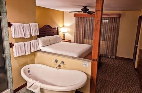 Kailua-Kona Resort | Ironman 2026 Lodging: Spacious 2BR Deluxe at Wyndham Kona Hawaiian Resort