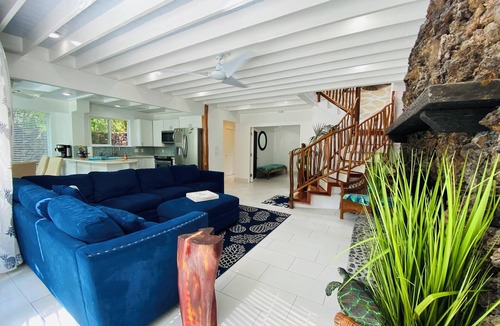 Kailua-Kona House | IRONMAN is Available! 100 Feet From Your Bed to the Ocean! Romantic Shower for 2
