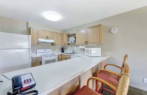 Kapaa Condo | Kauai Serenity Condo Pono Kai Resort E206