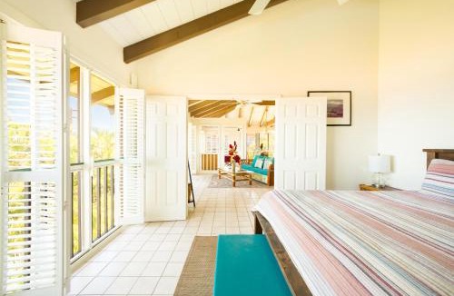 Kahaluu Bay Apartment | King Palm Ocean views King bed walk to beach Free WIFI parking BBQ