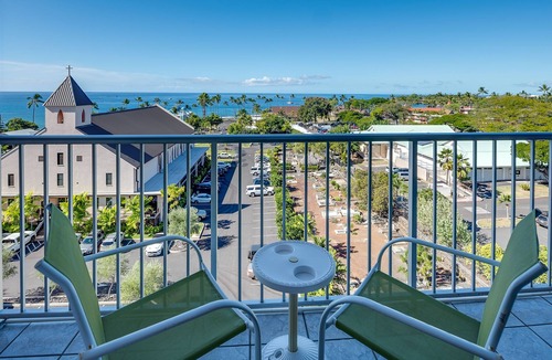 Historic Kailua Village Condo | Kona Oceanview Penthouse in Kailua Village - Best Ironman location/Kona view!