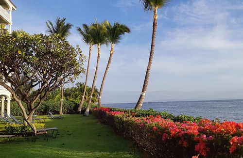 Historic Lahaina Front Street Apartment | Lahaina Shores 406 Beach Front Mountain View
