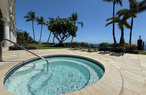Historic Lahaina Front Street Condo | Lahaina Studio: Beachfront, Mountain View, Hot Tub