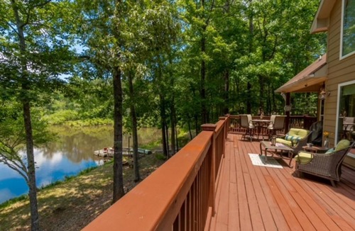 Pine Mountain Valley House | Lakeside home-minutes to Callaway Gardens, FDR Park & Impact 360 Institute