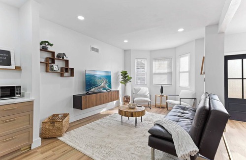 Detroit House | Large 5BR Detroit Stay/Ideal for Groups