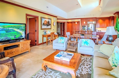 Waikoloa Condo | Luxurious Kolea Penthouse with direct access to Anaehoʻomalu Beach.