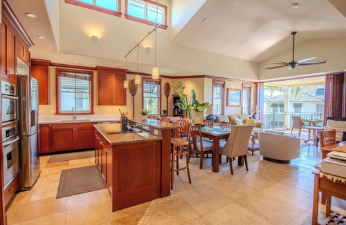 Waikoloa Condo | Luxurious Kolea Penthouse with direct access to Anaehoʻomalu Beach.