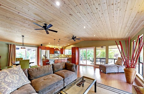 Kihei House | Luxury 3BR Wailea Kihei Retreat. Walk to Beaches, Private Lanai, Newly Remodeled