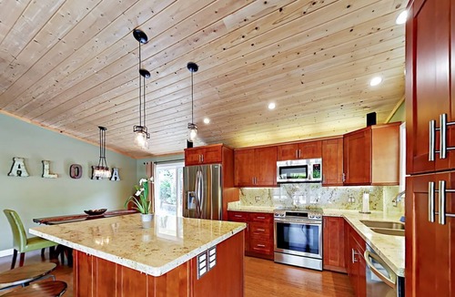 Kihei House | Luxury 3BR Wailea Kihei Retreat. Walk to Beaches, Private Lanai, Newly Remodeled