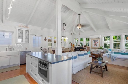 Kailua Cottage | Luxury Beach Cottage in charming Kailua
