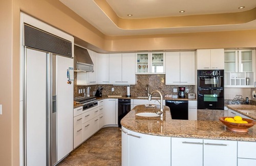 Kona Palisades House | Luxury Beauty with Panoramic Ocean Views/Cul de Sac Privacy
