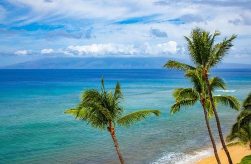 Honokowai Apartment | Mahana Oceanfront 2 BR Sleeps 4 Villas Steps to Beach Complimentary Car with 6 Nights MAH-719 by KBM
