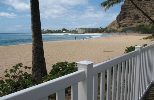 Makaha House | Makaha-465 Farrington: Spacious 4BR Oceanfront Haven with Modern Amenities