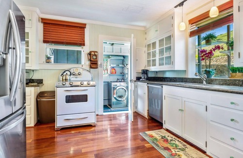 Manoa House | Manoa Valley Duplex with ocean and mountain views