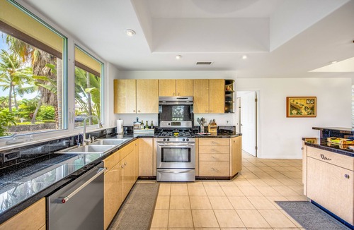 Kailua-Kona House | Manta Ray Manor - Oceanfront Gated Community, short walk to beach and town.