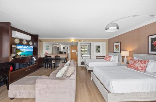 Waikiki Apartment | #Marbella Lane - Iconic Waikiki City & Mountain View Getaway