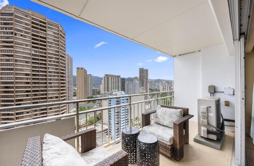 Waikiki Apartment | #Marbella Lane - Iconic Waikiki City & Mountain View Getaway