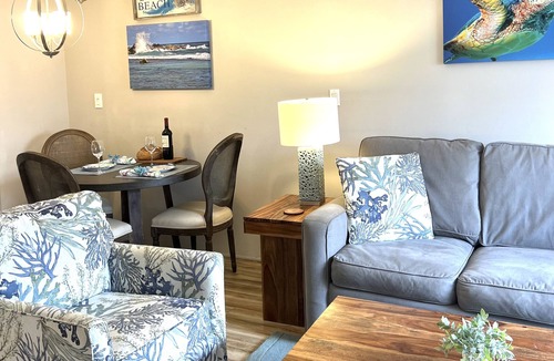 Kihei Condo | Maui is calling! Sand in your toes, warm ocean breezes.