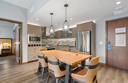 Kihei Villa | Maui Resort Rentals: Hilton Maui Bay Villas - Luxurious 1BR Suite!