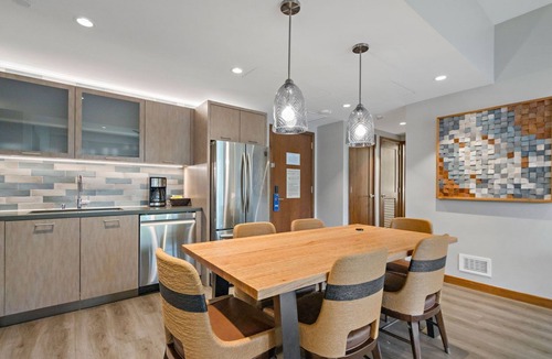 Kihei Villa | Maui Resort Rentals: Hilton Maui Bay Villas - Luxurious 1BR Suite!