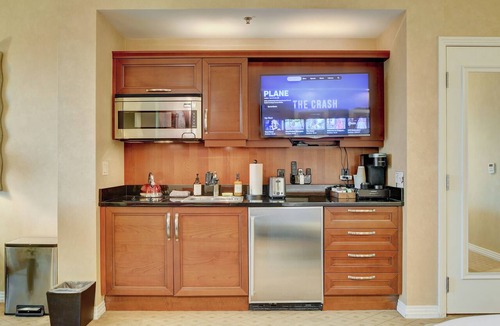 Las Vegas Condo | MGM Signature 35th Floor Jacuzzi Penthouse XL Balcony Strip View No Resort Fee