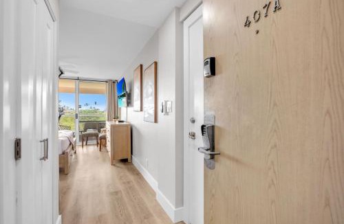 Kihei Hotel | Modern Kihei Oceanside Studio Vistas