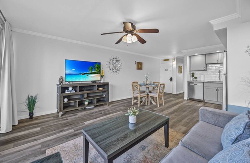 Napili Condo | Modern Napili 1bd, luau tix included
