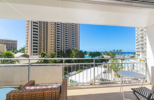 Waikiki Condo | Modern, Ocean View In a Great Location In Waikiki!
