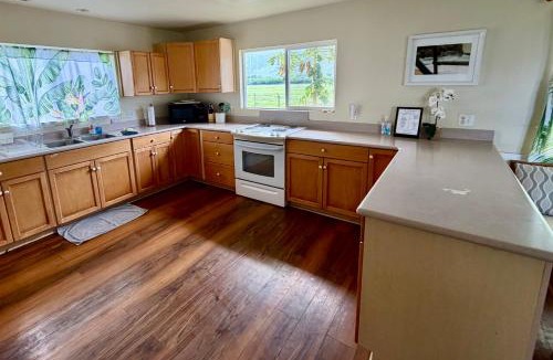 Waialua House | Mokulē'ia Beach Houses at Owen's Retreat