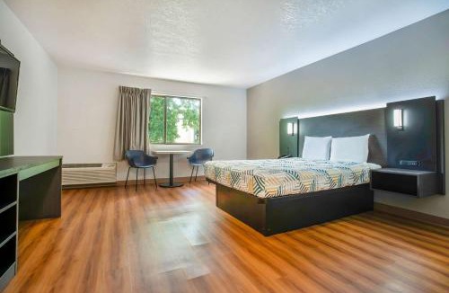 City Central Hotel | Motel 6-Gresham, OR - Portland
