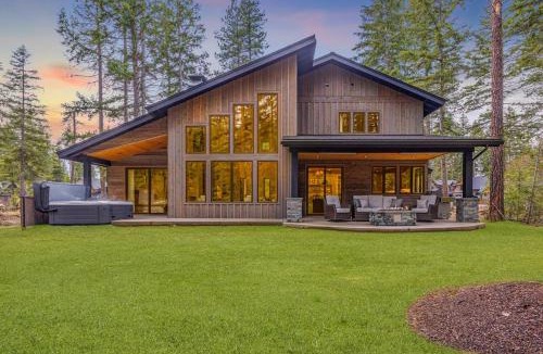 Roslyn House | Mountain Modern Lodge