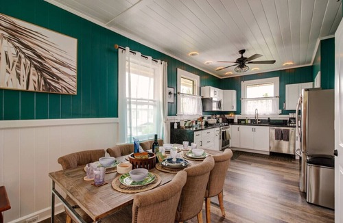 Hilo House | New Hula House- 3BR great Location Hilo
